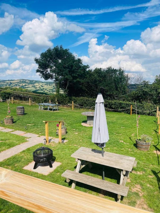 Bespoke Luxury Huts With Hot Tubs. Located In The Black Mountains. Llanveynoe Exteriör bild