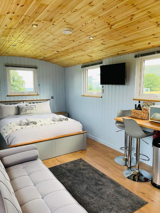 Bespoke Luxury Huts With Hot Tubs. Located In The Black Mountains. Llanveynoe Exteriör bild