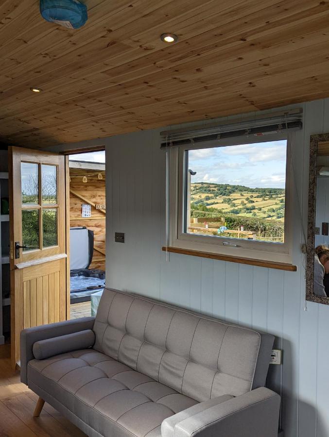 Bespoke Luxury Huts With Hot Tubs. Located In The Black Mountains. Llanveynoe Exteriör bild